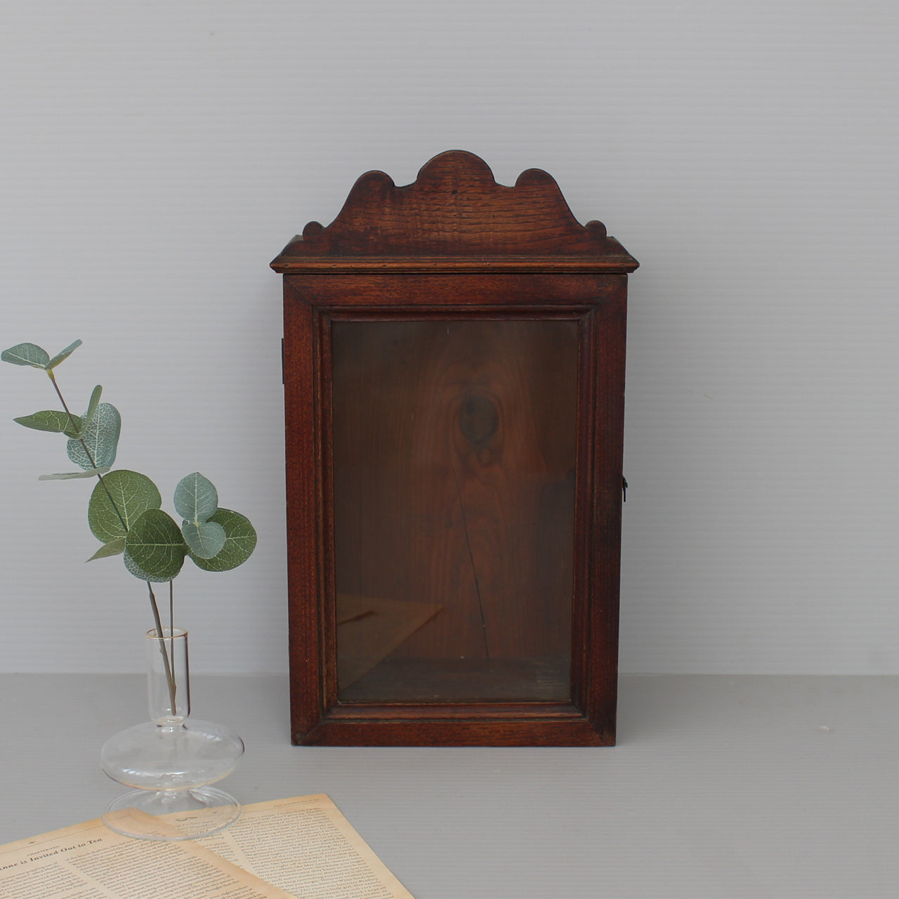 なみなみガラスキャビネットさん正面画像